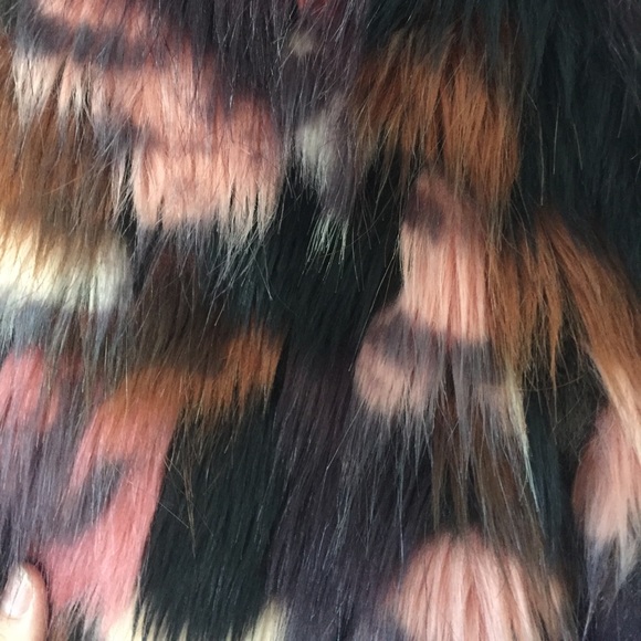 Faux Fur Jacket - Picture 5 of 7